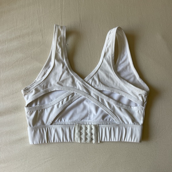 White nvgtn sports bra - Picture 2 of 3